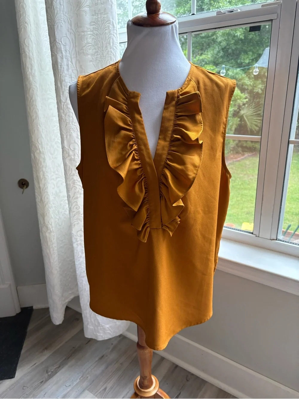 NWOT J. Crew Mustard Ruffle V-Neck Sleeveless Top Size Large - Picture 6 of 8